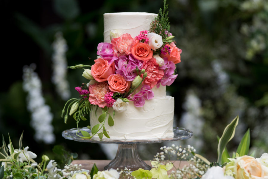 Considering a Homemade Wedding Cake? Read this First!