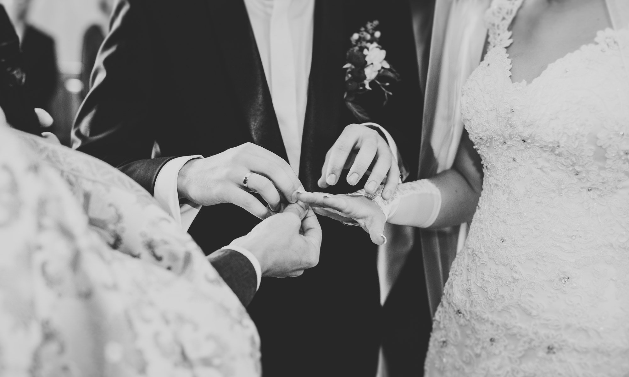 The Ceremony: Tips for Choosing a Venue and Officiant