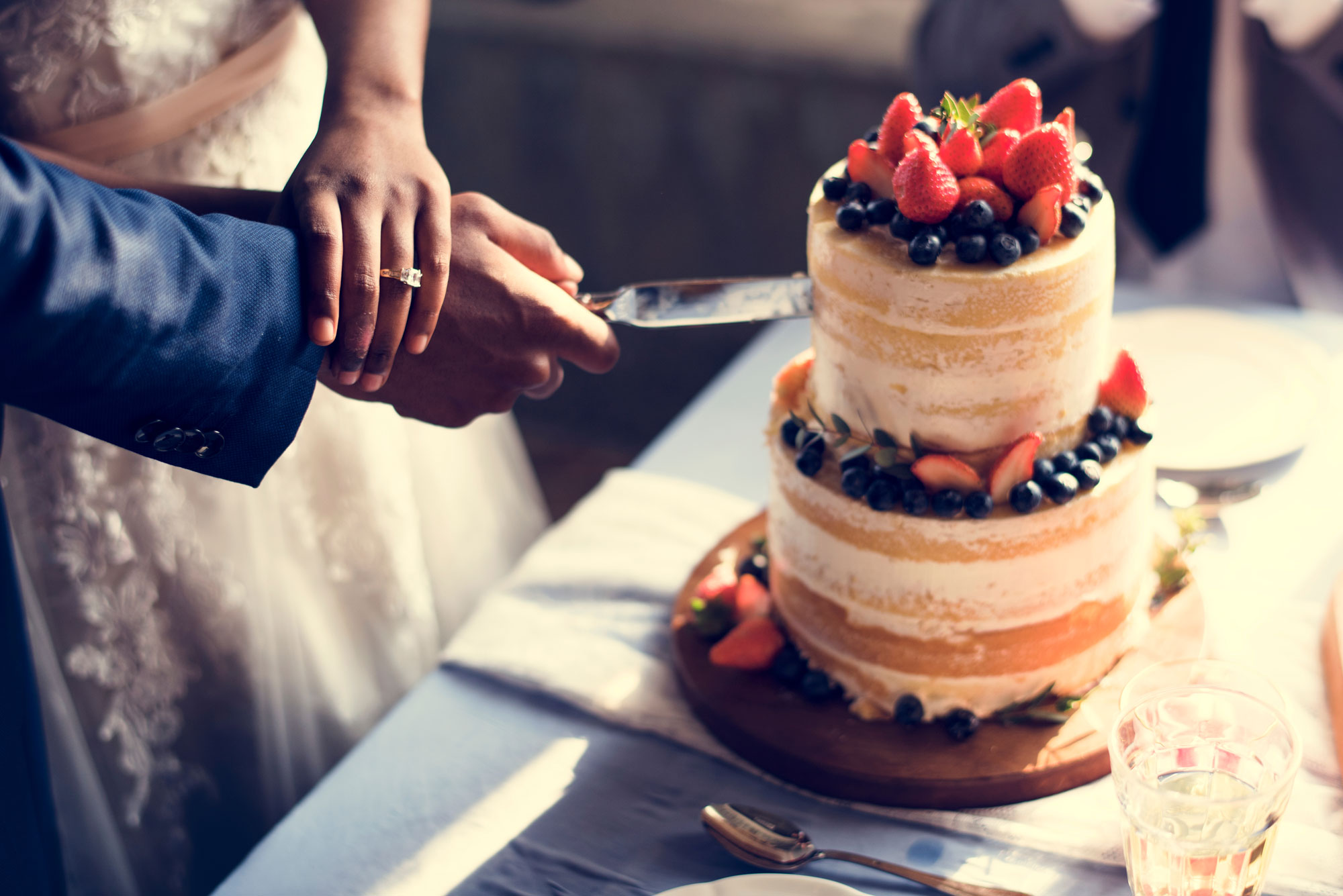 Wedding Cake Traditions Worth Keeping